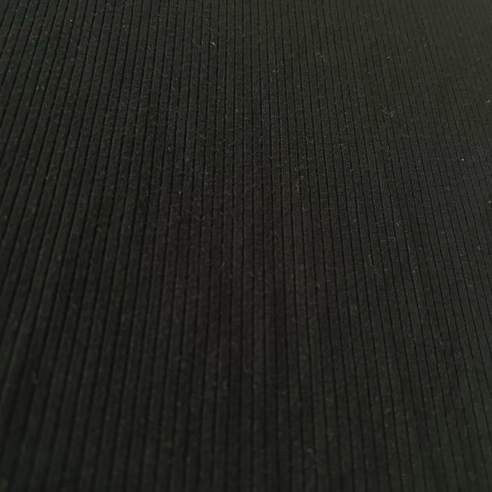 Cropped Ribbed Turtle Neck - Picture 4 of 4